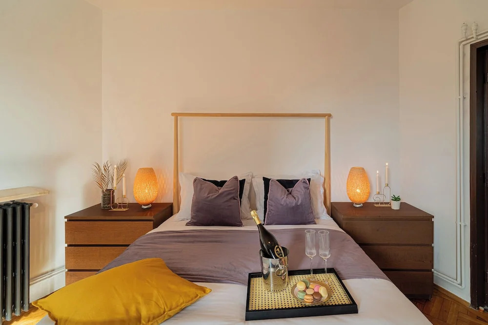3BR Atrium Penthouse by Cismigiu - Bright & Spacious with Balcony