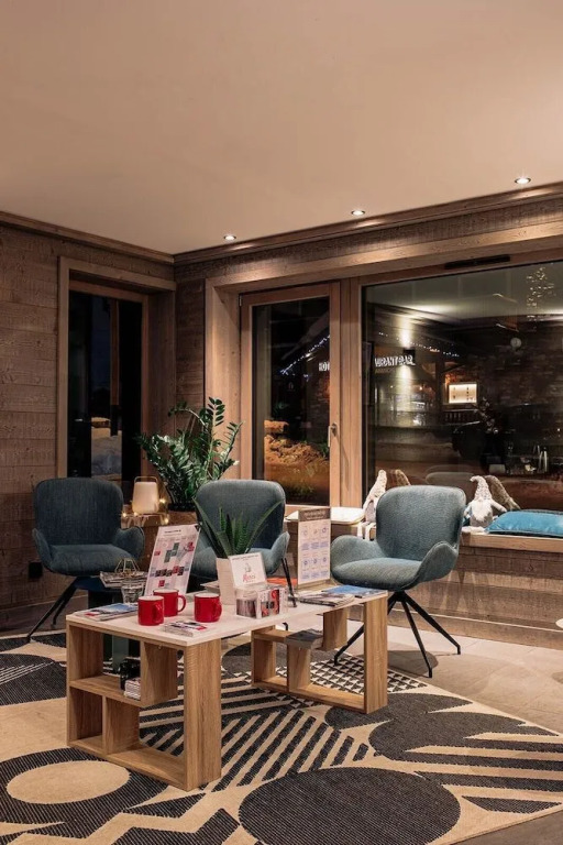 Victoria Lodge, Friendly Hotel