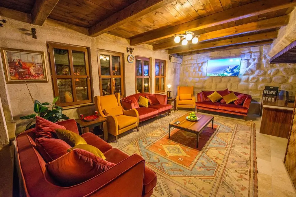 Charming Cave Hotel