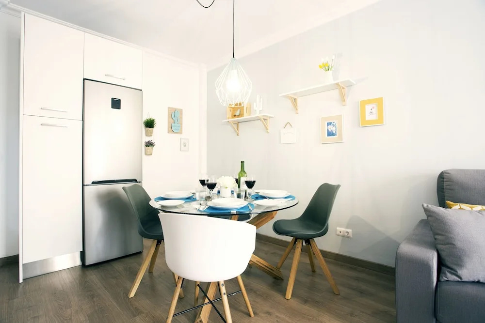 Bright & Quiet Apartment Malaga Center