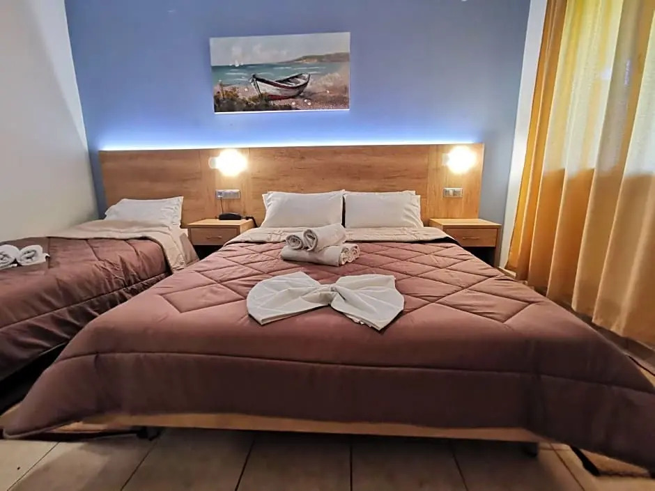 Denis Hotel and Bungalows