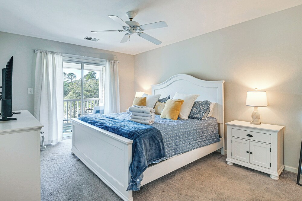 Pool & Hot Tub Access: True Blue Golf Resort Condo