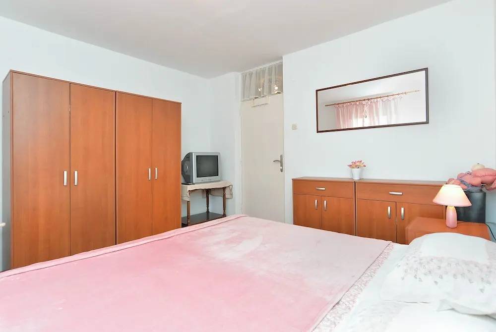 Apartment 1987