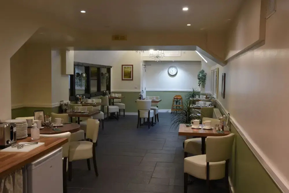 Crossways Inn