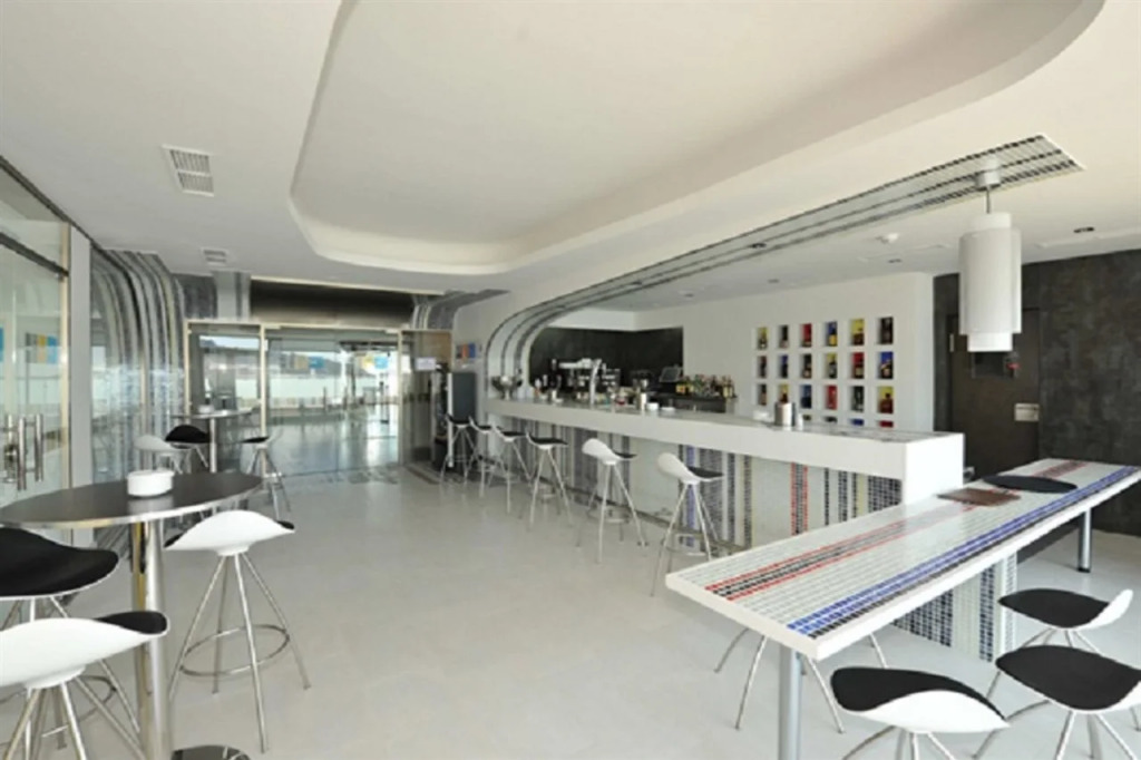 ON ALETA ROOM designed for adults