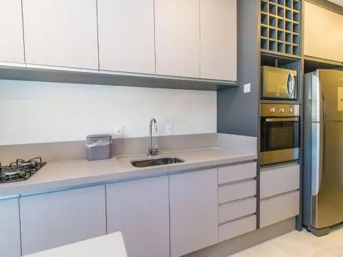 Ed. Porto Madero. Apartamento alto padrão próximo a Praia de Bombinhas!