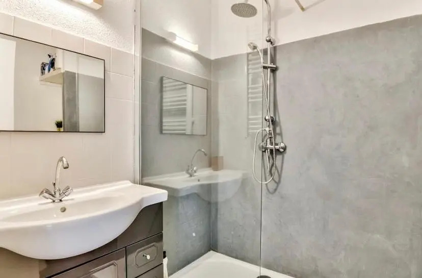 Studio avec piscines à 500m de la plage