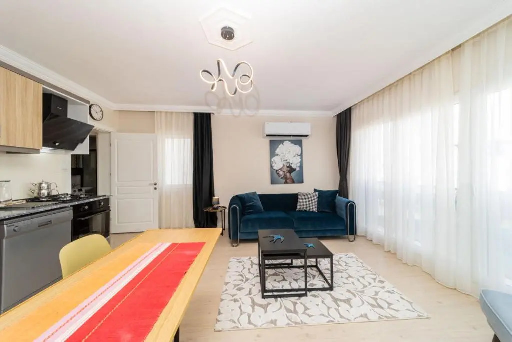 Lovely Flat 2 km to Lara Beach in Muratpasa