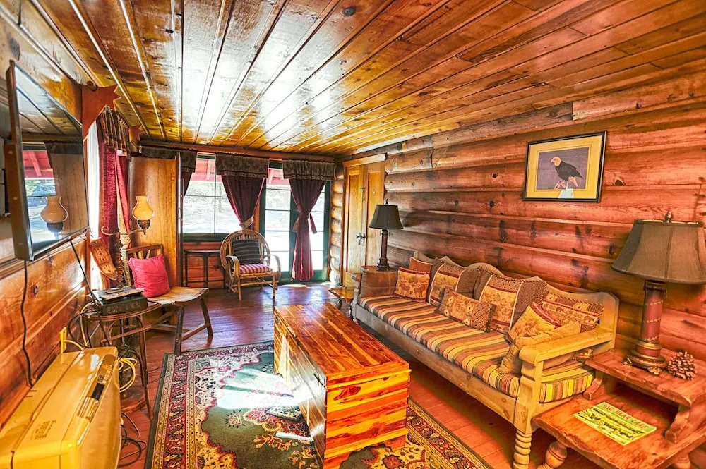 Gold Mountain Manor