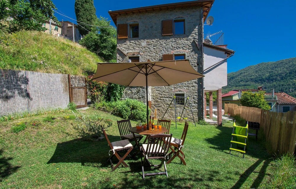 Nice Apartment in Benabbio with Hot Tub & 3 Bedrooms