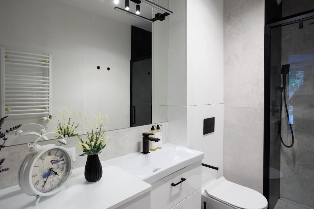 Malila Apartments Limanowskiego 37