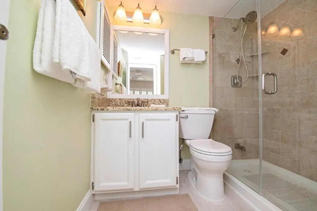 8202 Near Ocean 2nd Floor SE