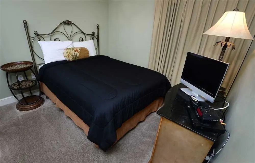 Majestic 1206 East Tower II - Three Bedroom Condo