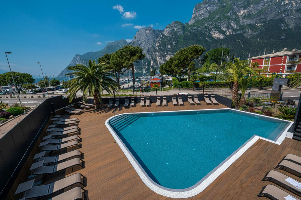 Lake Front Hotel Mirage