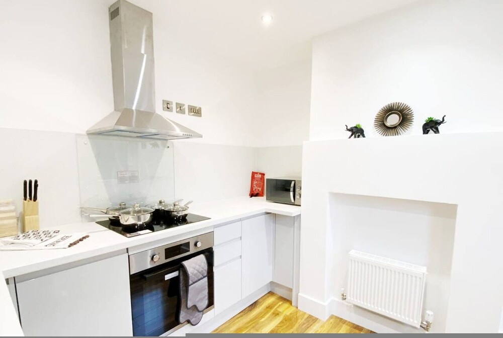 De Pary 2 Modern Bedford Apartment- Near Town Centre