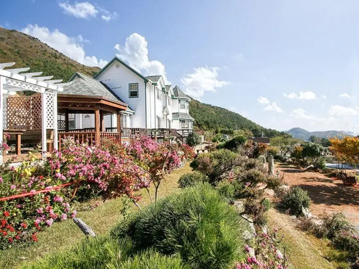Geoje Dongwoori Pension