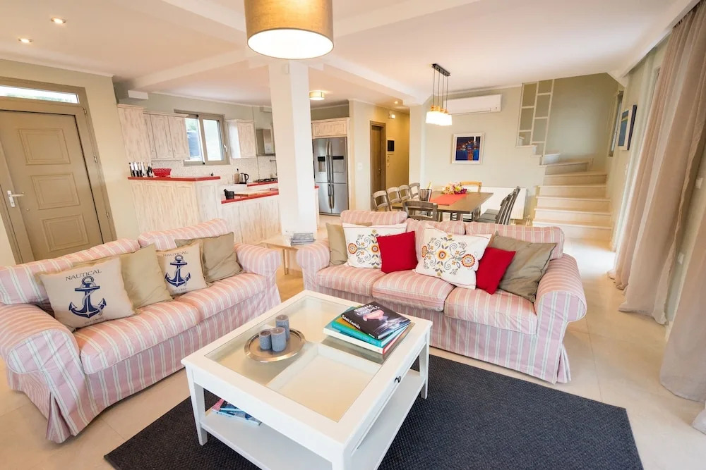 5 Bedrooms Villa in Skinaria, With Wonderful sea View, Private Pool an