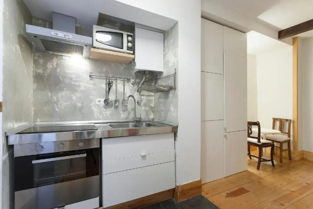 Center, Charm, Practical and Quiet