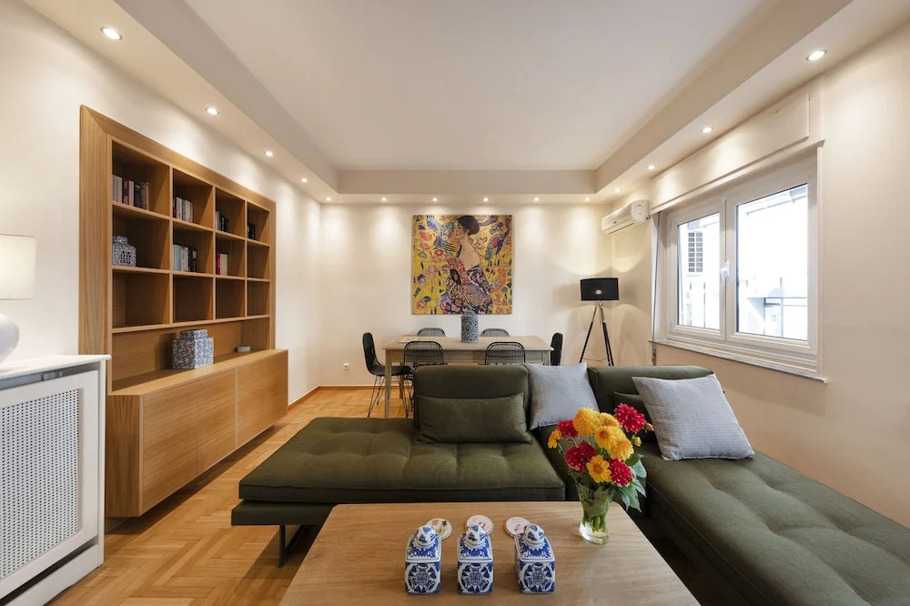 Stylish Kolonaki 2 Bdr Apartment by Villarentalsgr