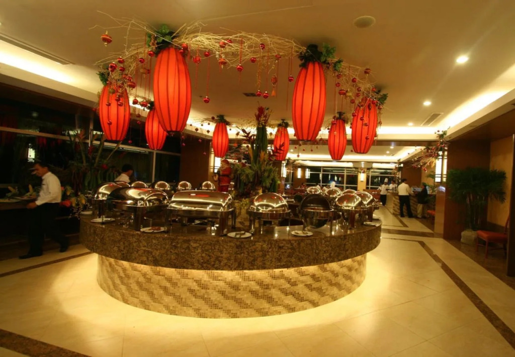 Crown Regency Hotel & Towers