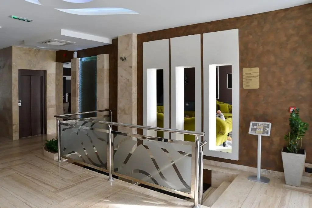 Garni Hotel Aveny