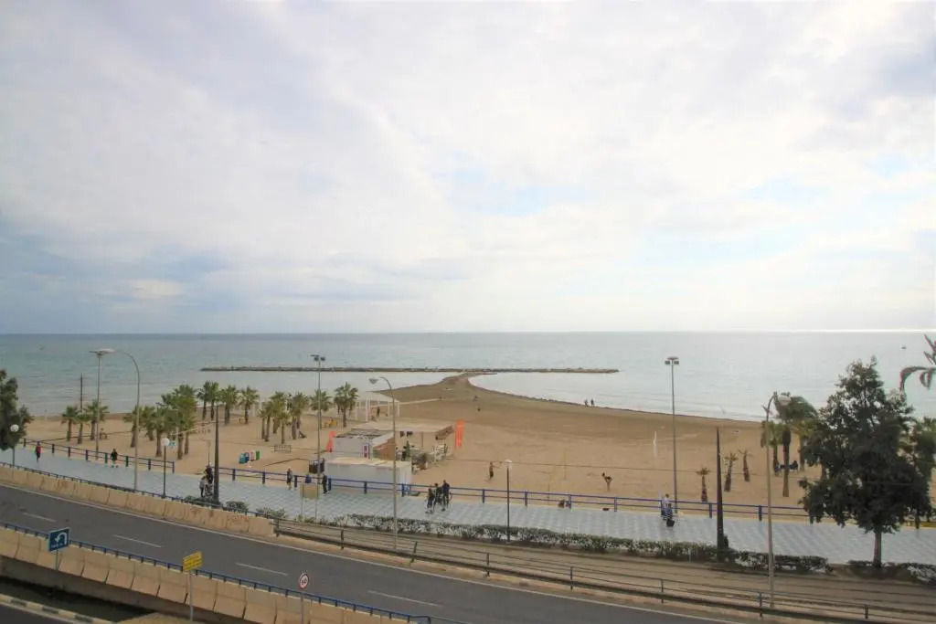 Apartamento CasaTuris con vistas a la playa del Postiguet A103