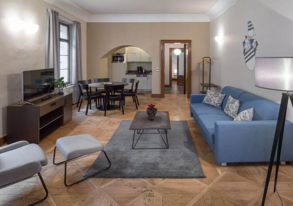 3 Epoques Apartments by Adrez