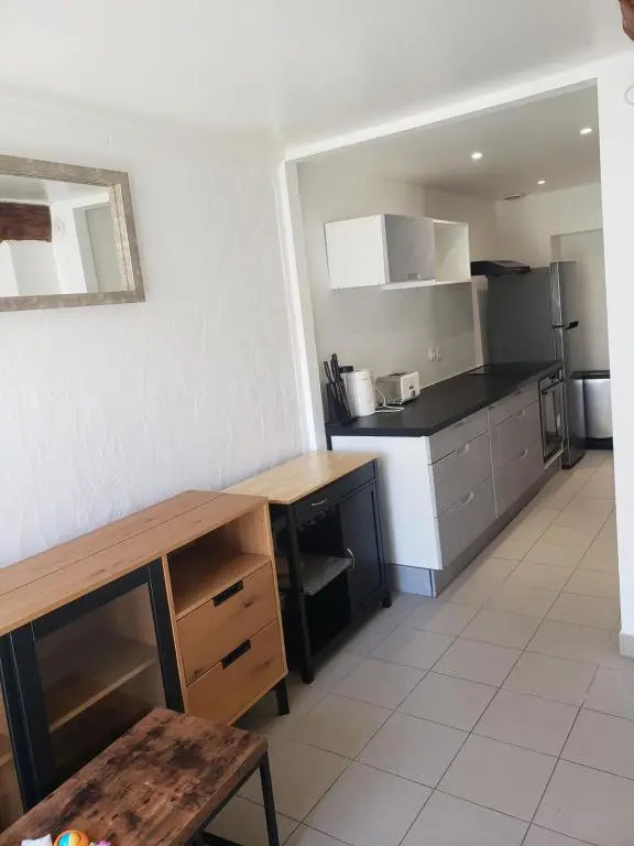 T1 grand confort - 3 minutes à pieds de la gare - jardin - Netflix - WIFI- Parking