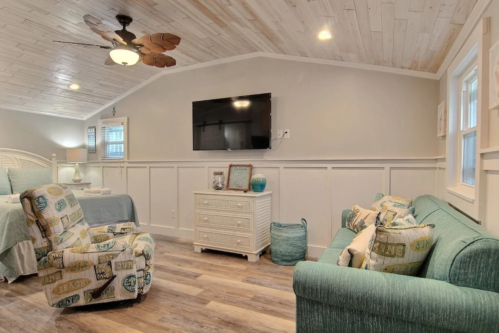 Tranquil Breeze 201b Studio Bedroom 1 Bathroom Cabin