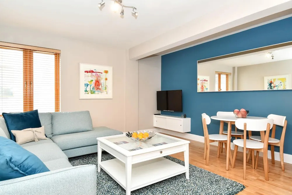"The Courtyard @ Clifden Boutique Apartments"