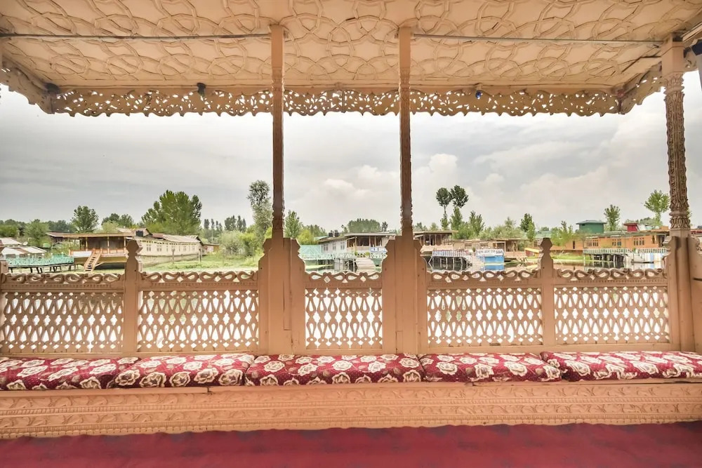 GuestHouser 1 BR Houseboat cefd