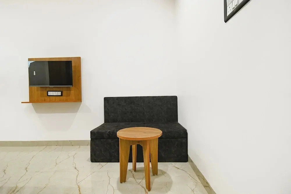 Fabhotel Paradise Inn