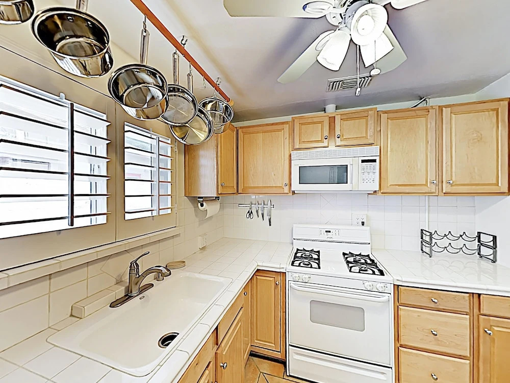 New Listing! Movie Colony Oasis W/ Pool & Spa 3 Bedroom Home