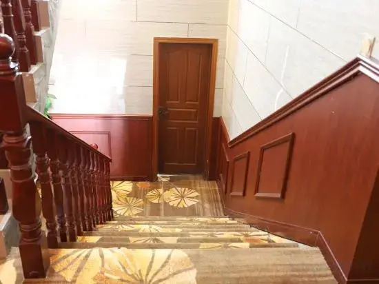 Chunlan Business Hotel