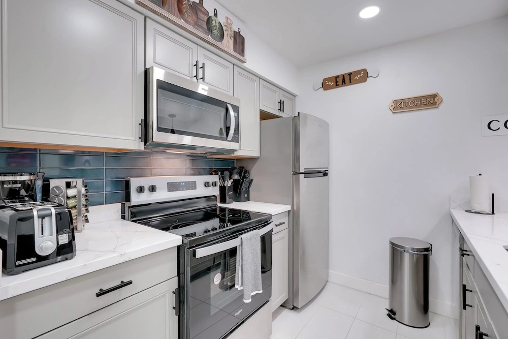 Old Town Oasis! Modern Unit w/ Resort-style Pool