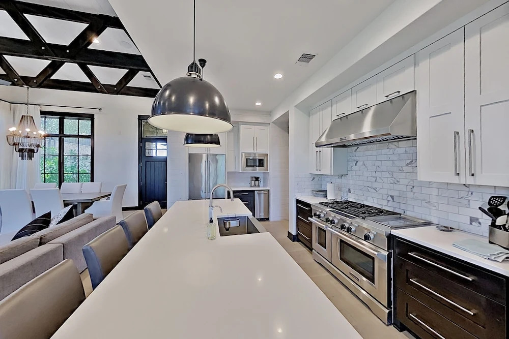 Gorgeous Resort At The Reserve At Lake Travis 4 Bedroom Home