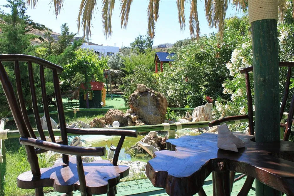 Cavo Perlevos Studios