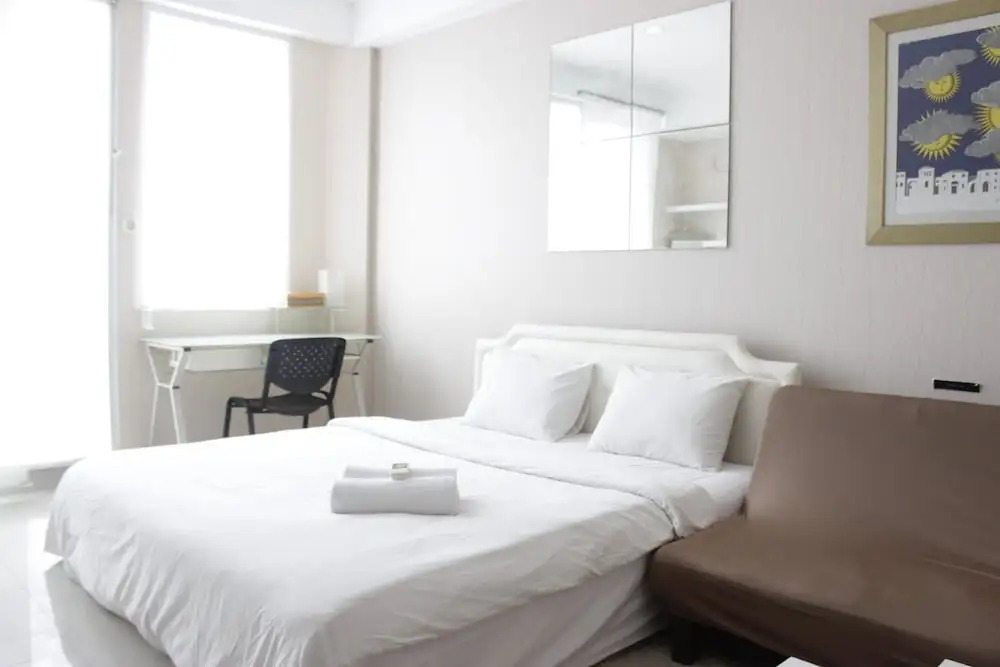 Bright Studio Room at Dago Suites Apartment near ITB