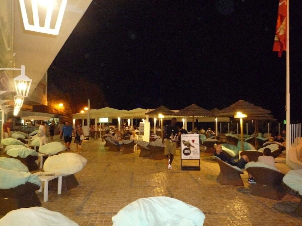 Luxury Ground-floor Appartment 5 Stars, 2 Bedrooms, 2 Bathrooms, Free Wifi