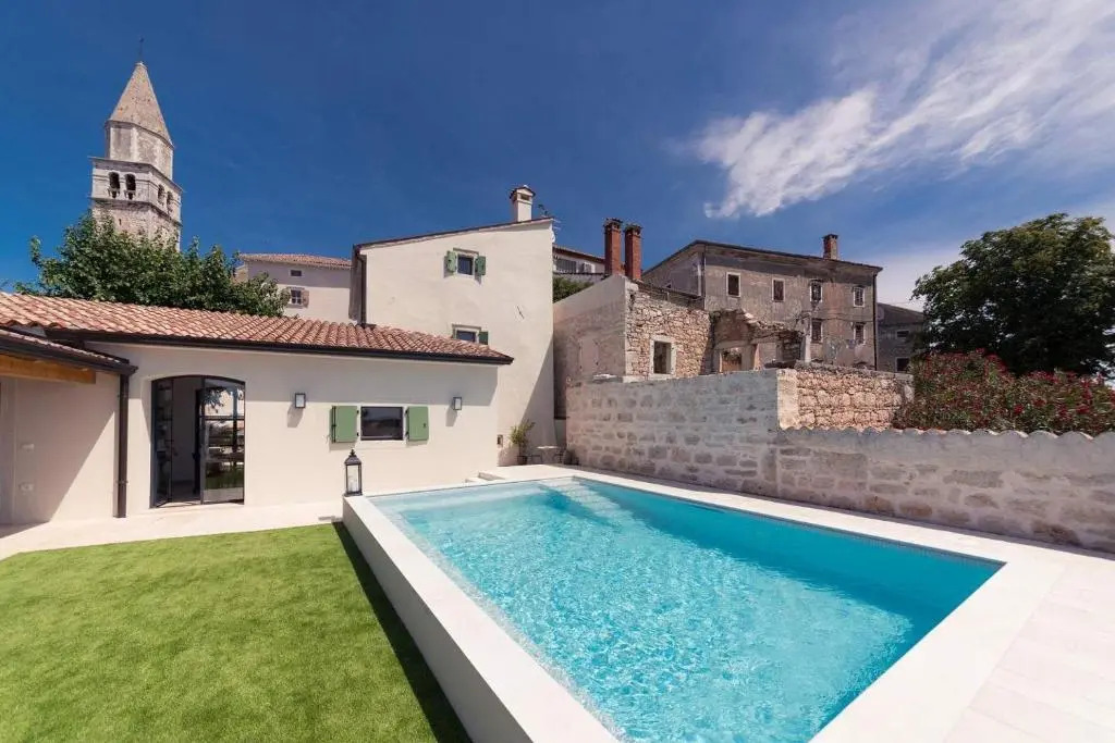 Villa Santina by Briskva