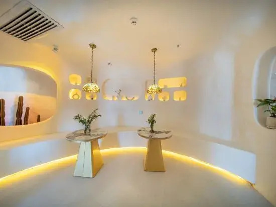 Buerjin Grand Xinjiang Hotel