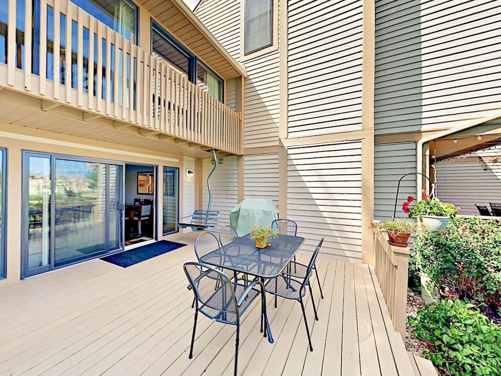 76 Vantage Court Condo 2 Bedrooms 2.5 Bathrooms Condo