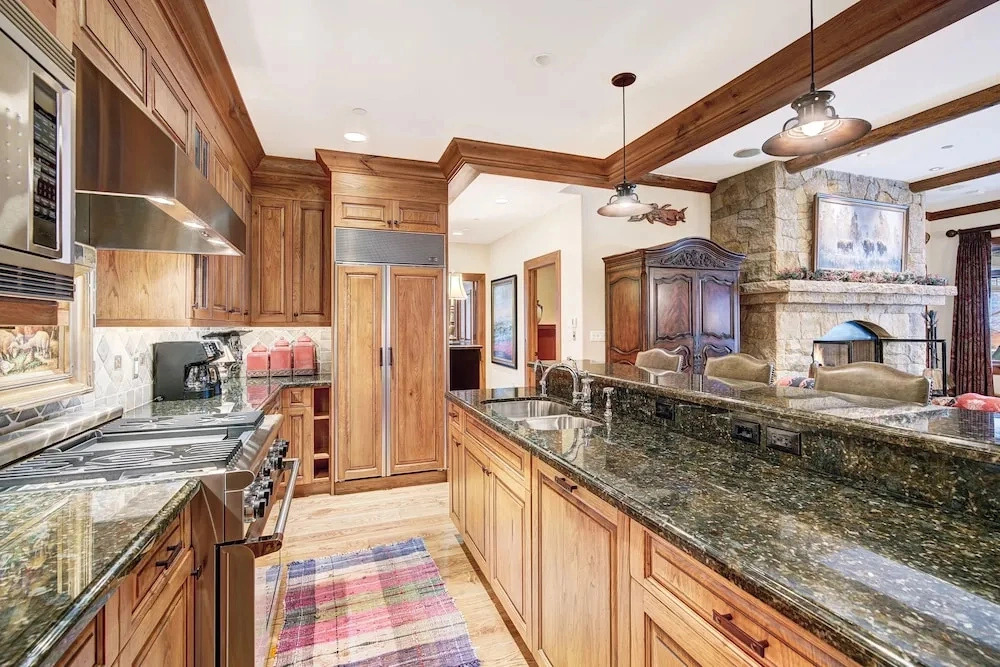 3BR Condo In Bachelor Gulch, Ski In/out