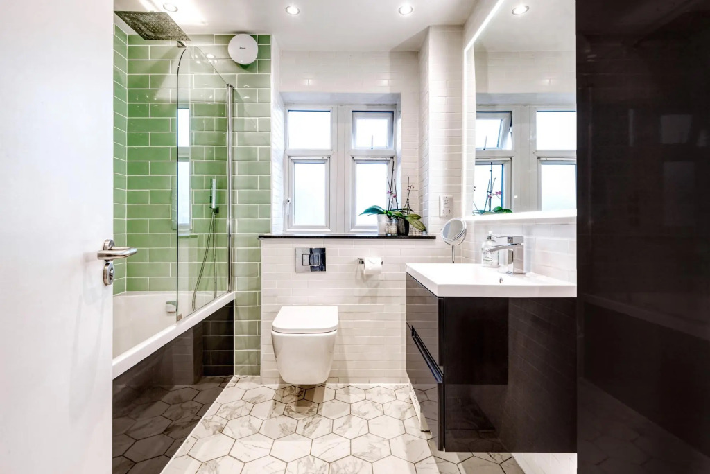 Stunning and Warm Home in Wandsworth by Underthedoormat