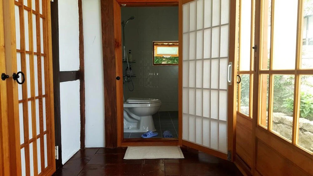 100 Korea House