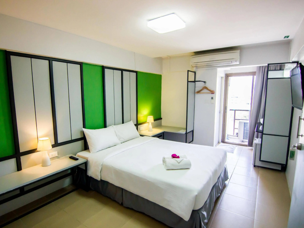 Regent Ngamwongwan Hotel