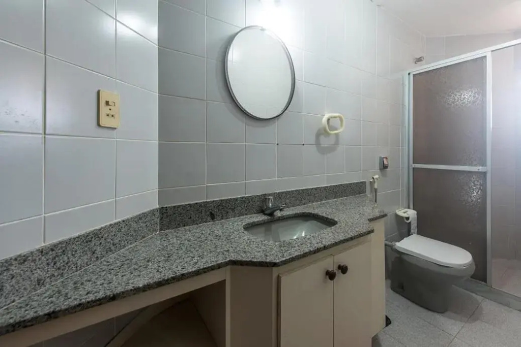 Excelente cobertura duplex a 2 quadras da Praia do Forte com 4 quartos