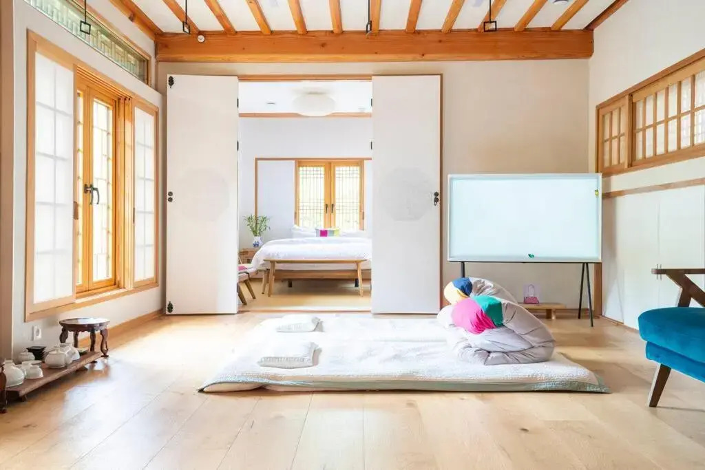 IRIRU Boutique Guesthouse - Hanok Korean traditional house