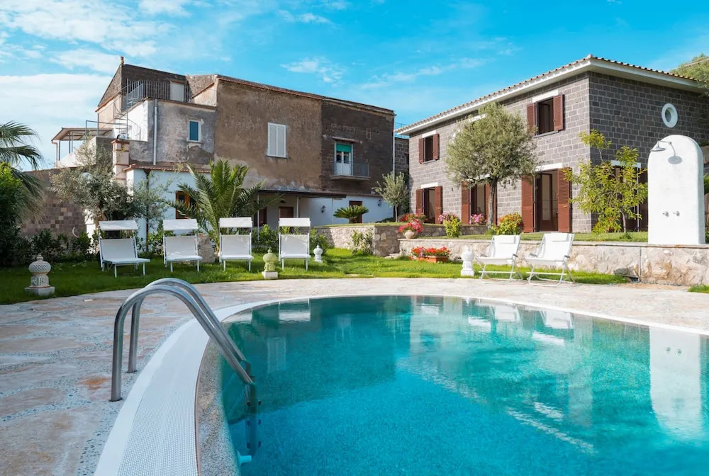 Villa Mimosa Rustic Elegance Views & Pool
