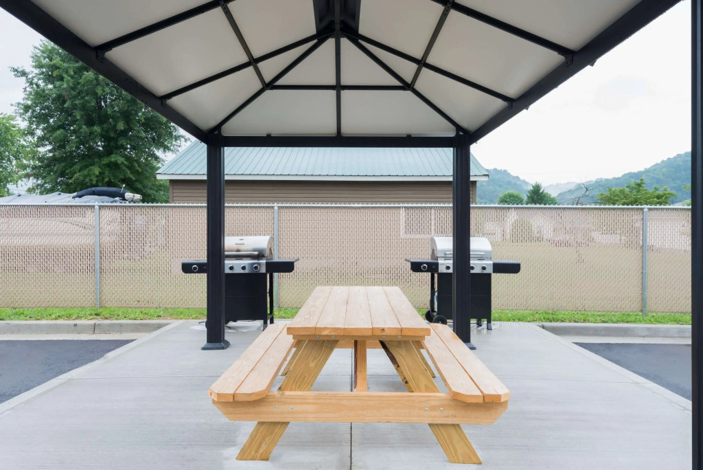 Microtel Inn & Suites by Wyndham New Martinsville